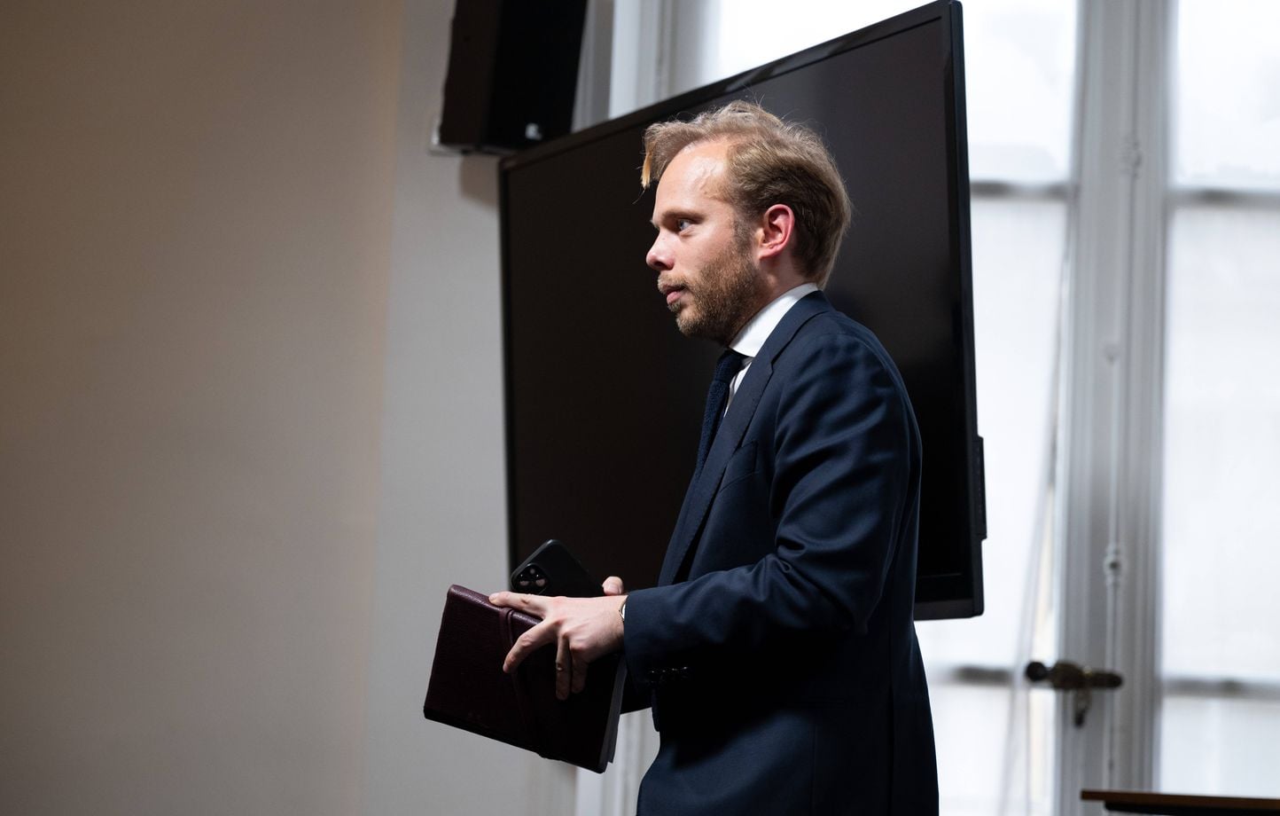 Charles Alloncle presentó su proyecto de ley para “prevenir conflictos de intereses” Charles Alloncle presentó su proyecto de ley para “prevenir conflictos de intereses”